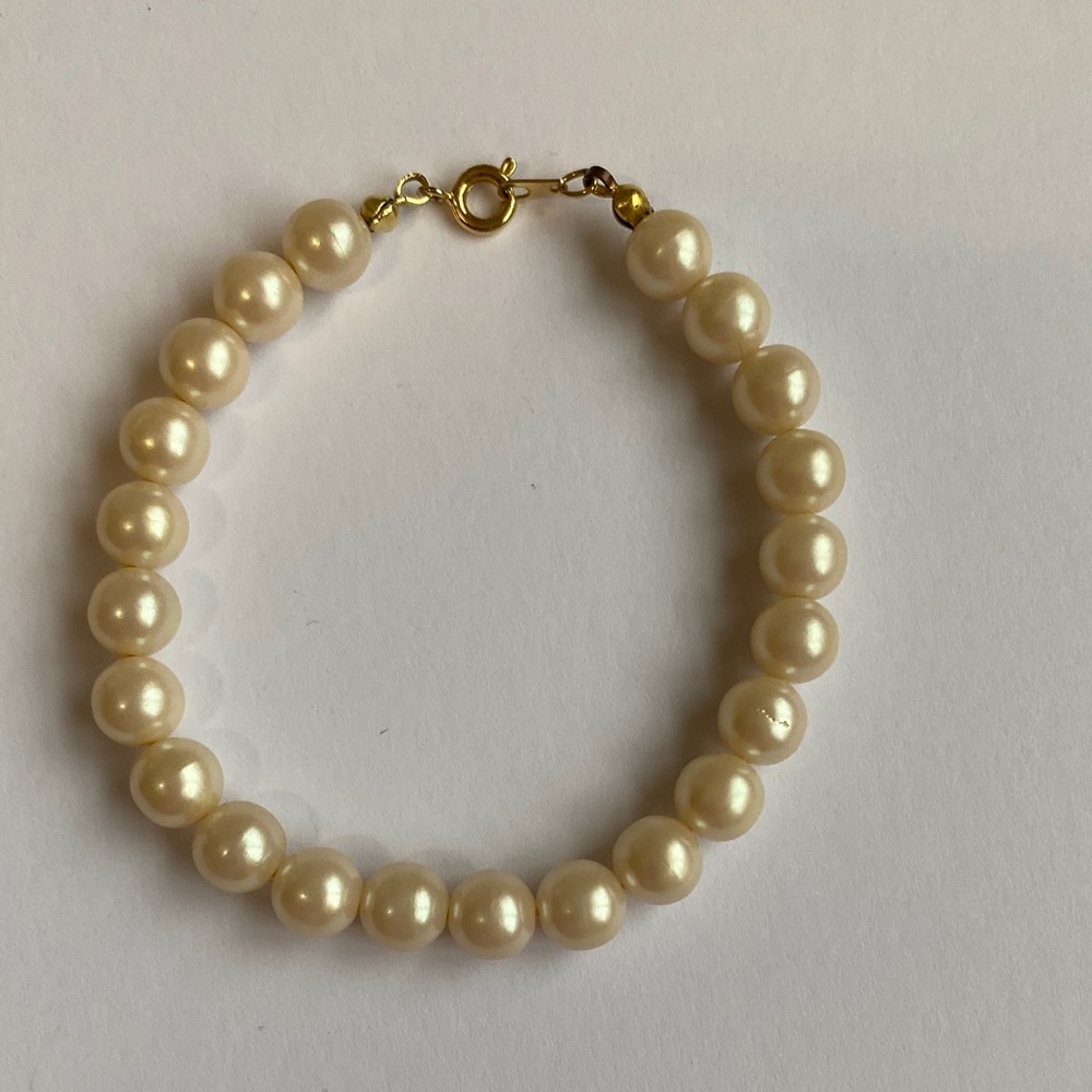 Costume Pearl-Style Bracelet (Please Bundle)